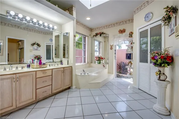 2105 Sw 53rd Ter, Cape Coral, Florida 33914