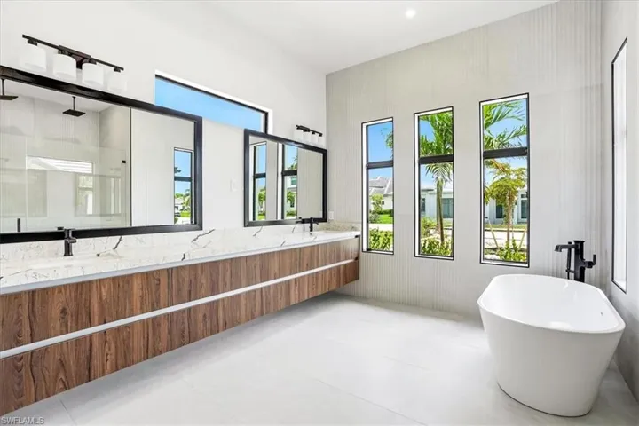 14318 Charthouse Cir, Naples, Florida 34114