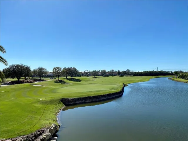 Community golf course