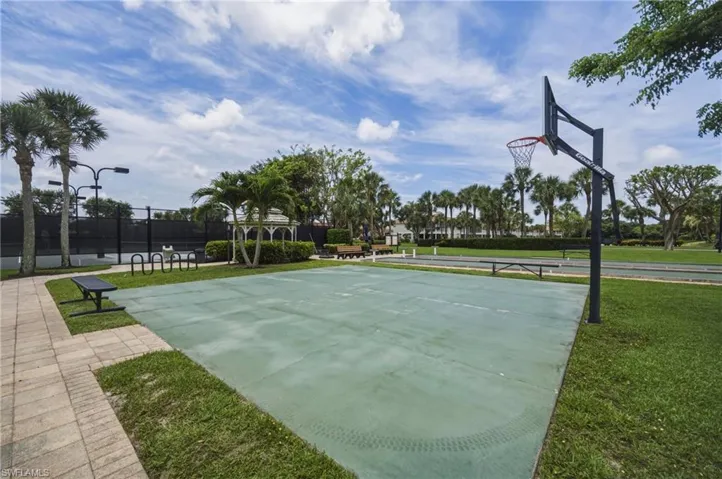 3053  Driftwood  WAY, Naples, FL 34109