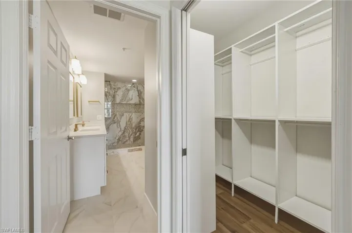 3053 Driftwood Way 3907, Naples, Florida 34109