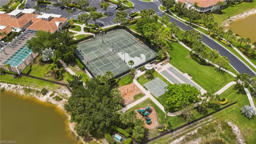 3053  Driftwood  WAY, Naples, FL 34109