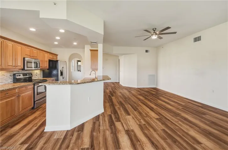 3053 Driftwood Way 3907, Naples, Florida 34109