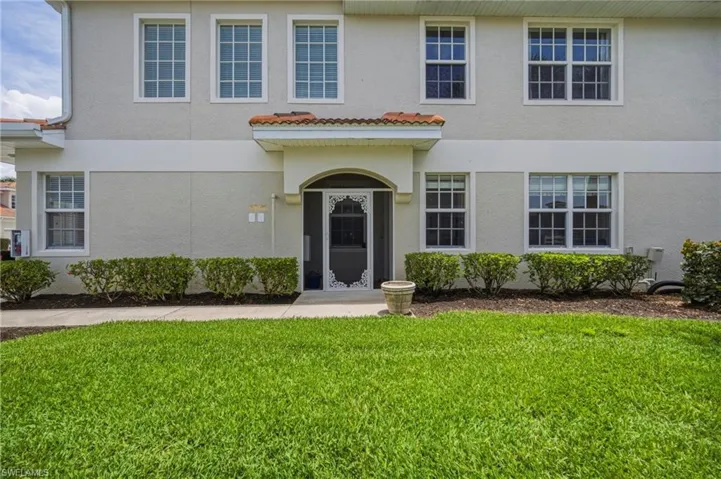 3053  Driftwood  WAY, Naples, FL 34109
