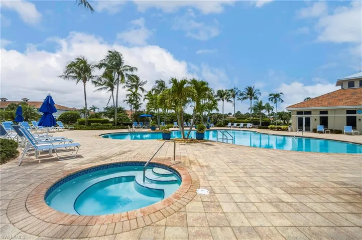 3053 Driftwood Way 3907, Naples, Florida 34109