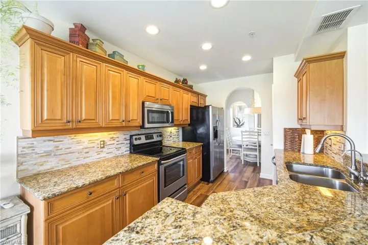 3053  Driftwood  WAY, Naples, FL 34109