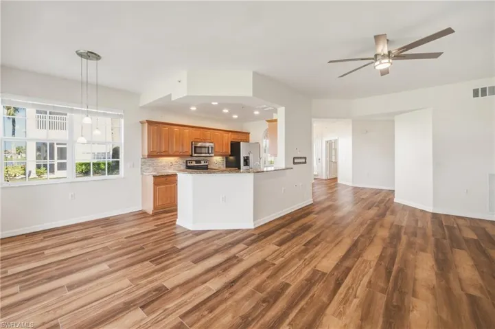 3053 Driftwood Way 3907, Naples, Florida 34109