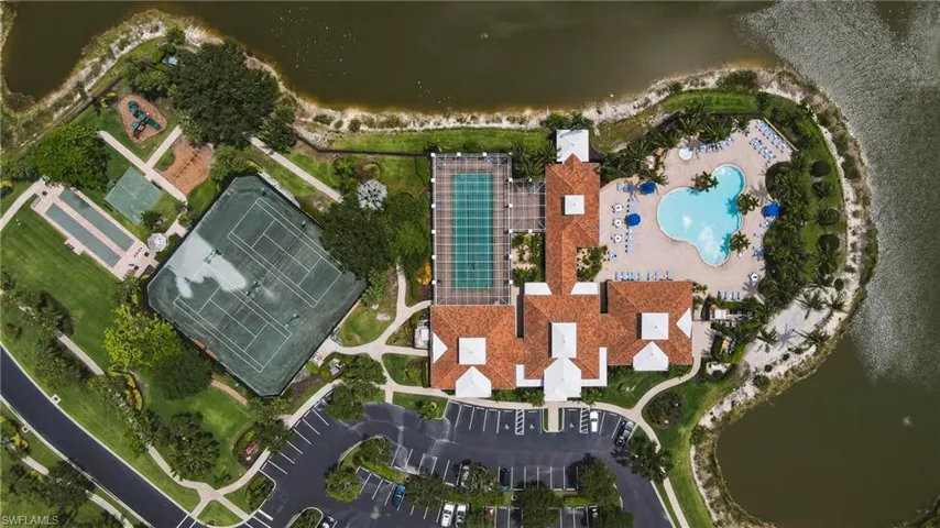 3053  Driftwood  WAY, Naples, FL 34109