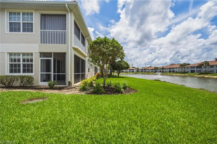 3053 Driftwood Way 3907, Naples, Florida 34109