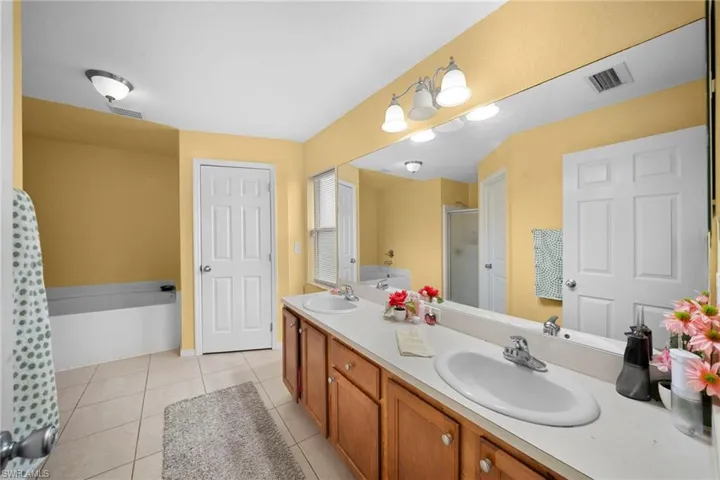 423 Windermere Dr, Lehigh Acres, Florida 33972