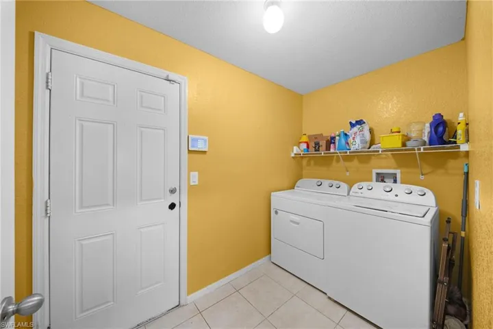 423 Windermere Dr, Lehigh Acres, Florida 33972