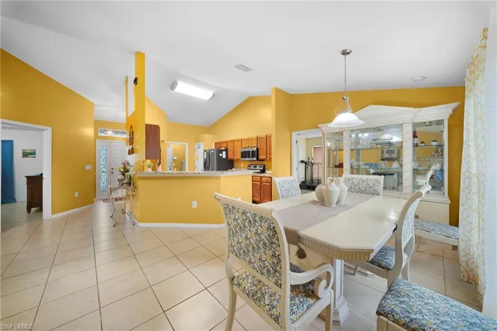 423 Windermere Dr, Lehigh Acres, Florida 33972