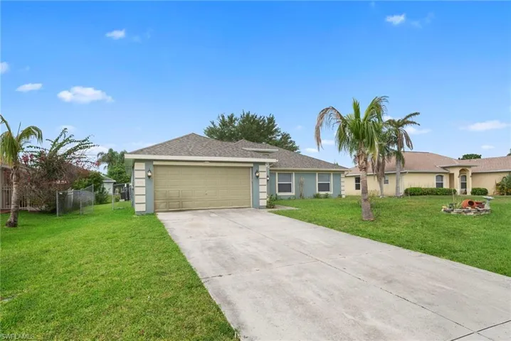 423 Windermere Dr, Lehigh Acres, Florida 33972