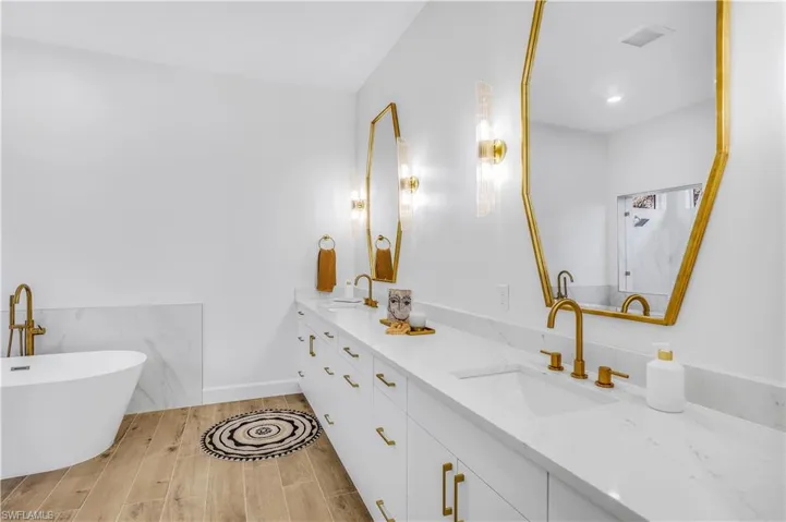 Owner's spa like bath
