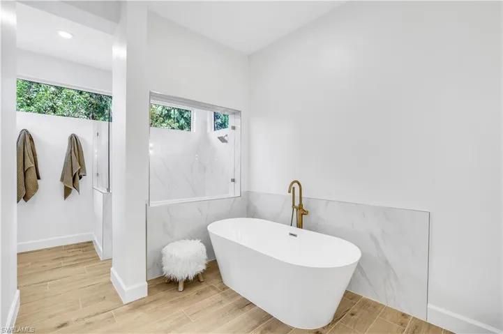 Owner's spa like bath
