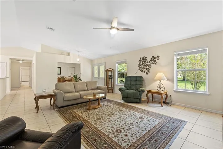 2861  Wilson N BLVD, Naples, FL 34120