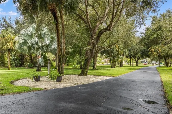 2861  Wilson N BLVD, Naples, FL 34120