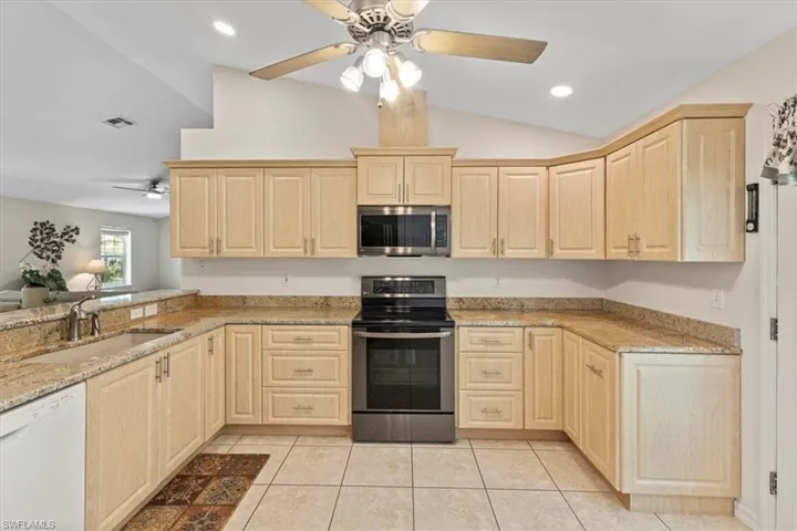 2861  Wilson N BLVD, Naples, FL 34120
