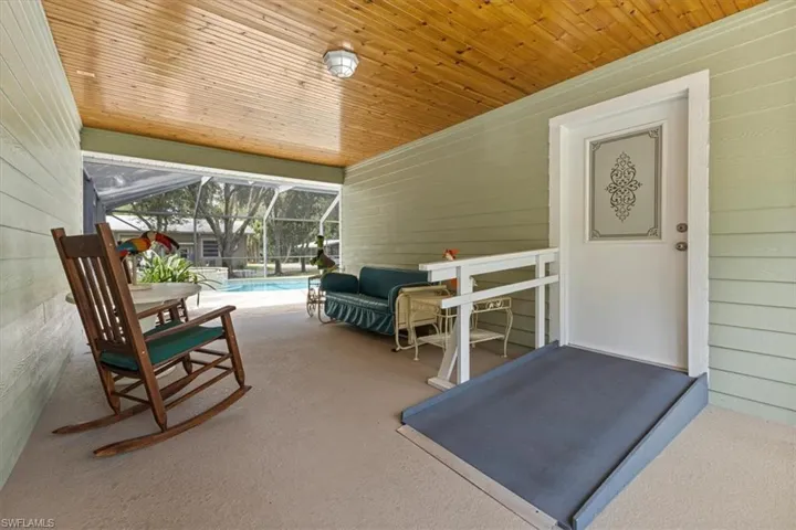 2861  Wilson N BLVD, Naples, FL 34120