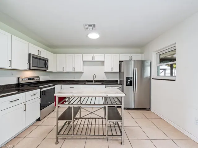 1277  22nd N AVE, Naples, FL 34103