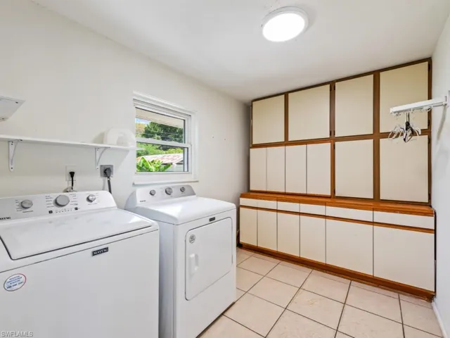 1277  22nd N AVE, Naples, FL 34103