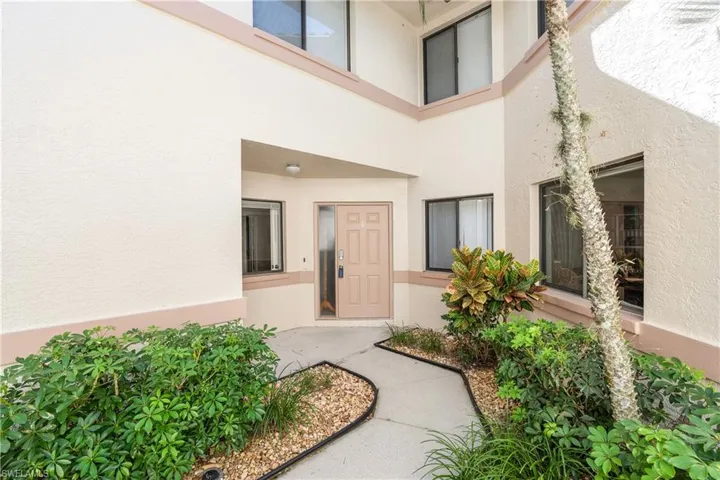 47 Bennington Dr 8-6, Naples, Florida 34104