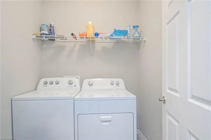 Washroom with independent washer and dryer