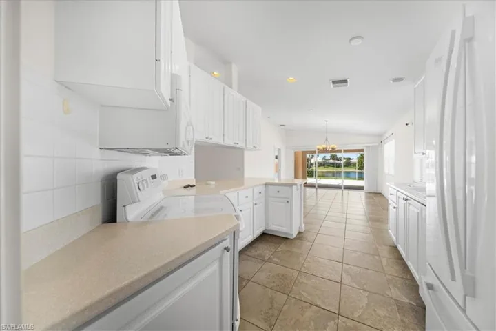7558 Rozzini Ln, Naples, Florida 34114