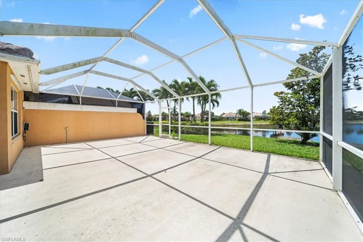 7558 Rozzini Ln, Naples, Florida 34114