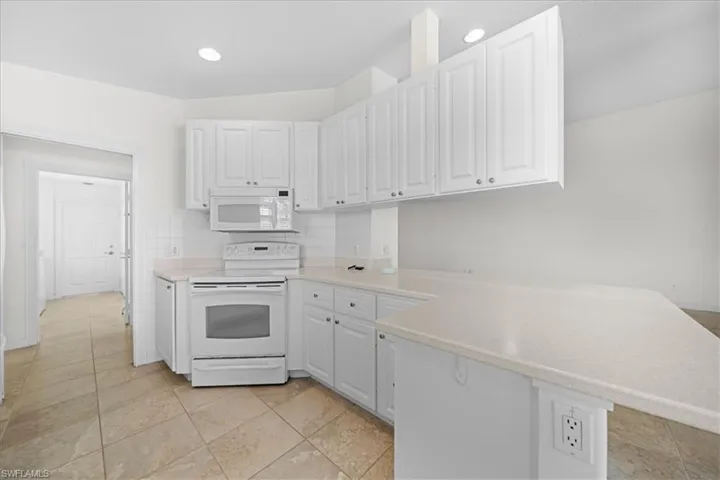 7558 Rozzini Ln, Naples, Florida 34114