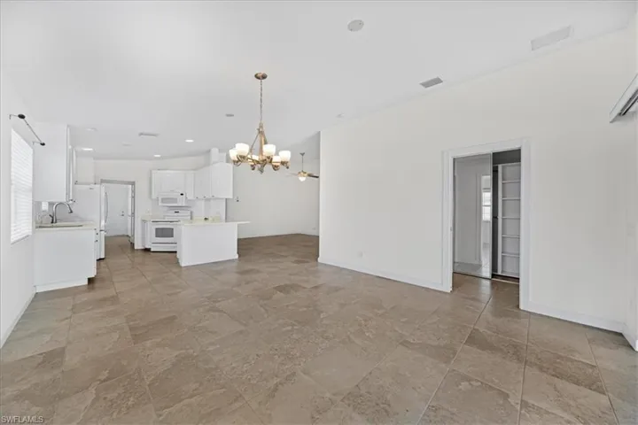 7558 Rozzini Ln, Naples, Florida 34114