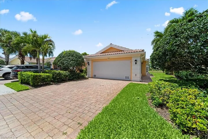 7558 Rozzini Ln, Naples, Florida 34114