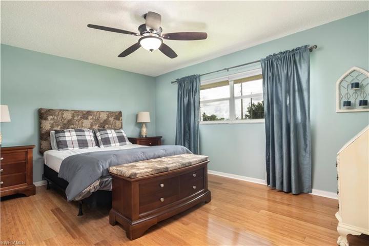 Large and full of light w/ door to lanai