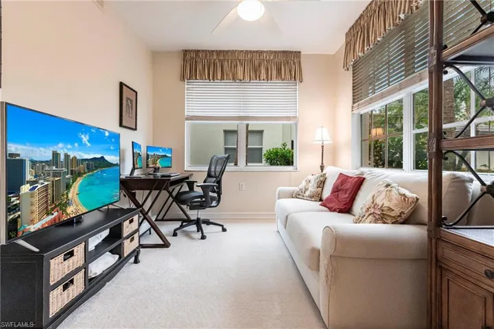 Office/Den/3rd bedroom
