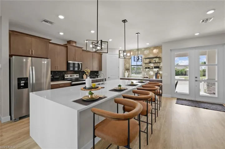 8738 Lakefront Ct, Fort Myers, Florida 33908
