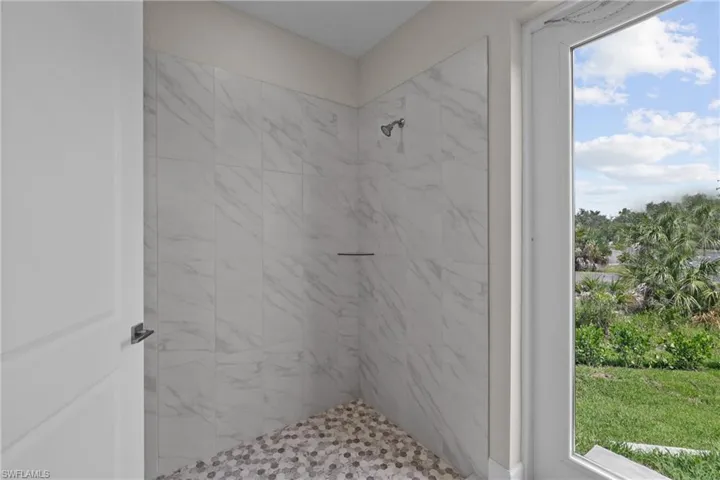 8738 Lakefront Ct, Fort Myers, Florida 33908