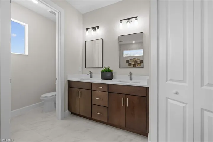 8738 Lakefront Ct, Fort Myers, Florida 33908