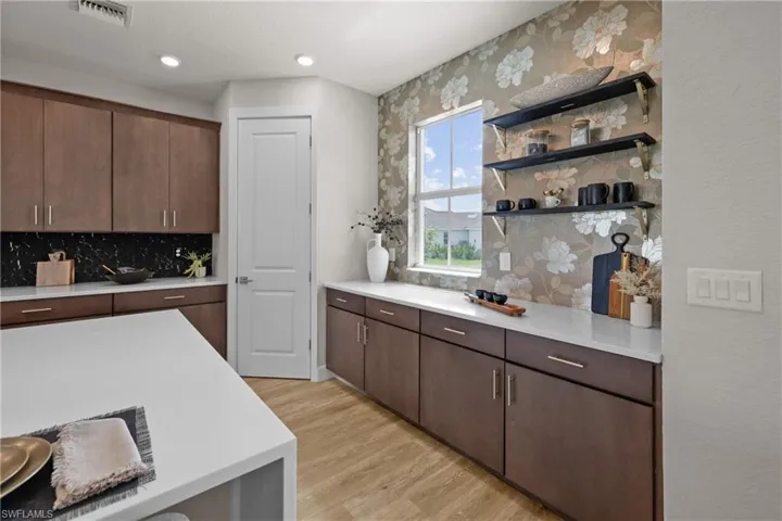 8738 Lakefront Ct, Fort Myers, Florida 33908