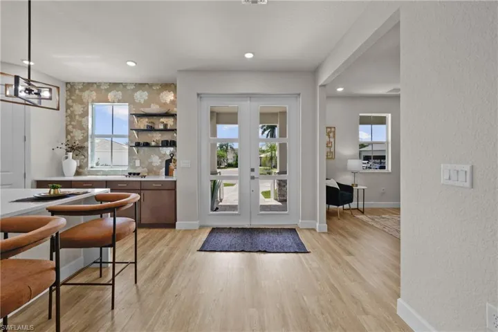 8738 Lakefront Ct, Fort Myers, Florida 33908