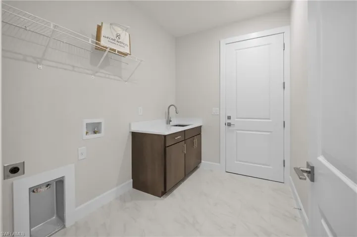 8738 Lakefront Ct, Fort Myers, Florida 33908