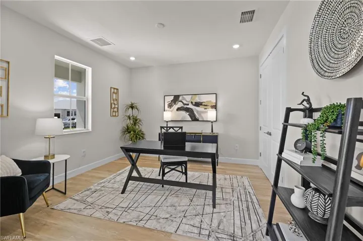 8738 Lakefront Ct, Fort Myers, Florida 33908