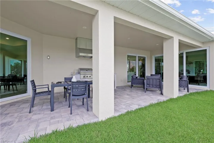 8738 Lakefront Ct, Fort Myers, Florida 33908