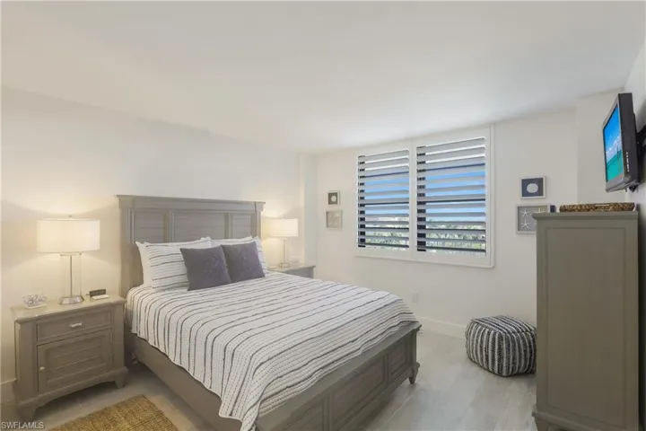 Bedroom with baseboards