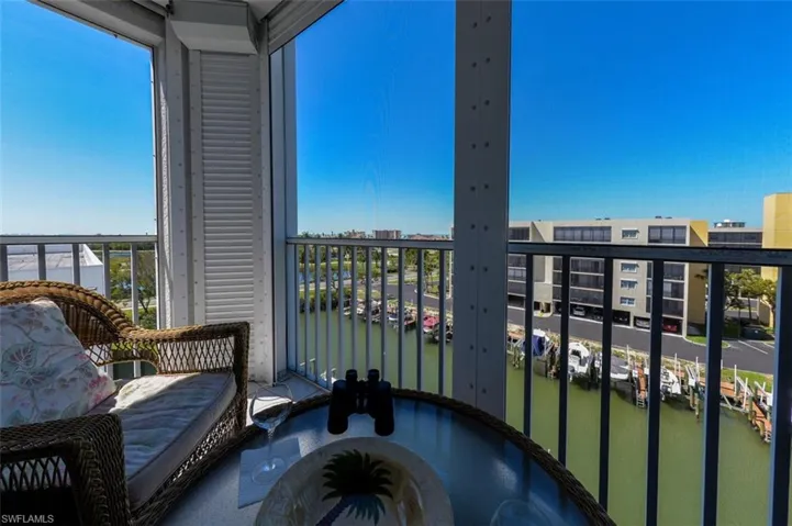 CORNER LANAI VIEWS