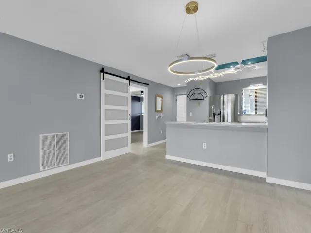Dining Area & Kitchen