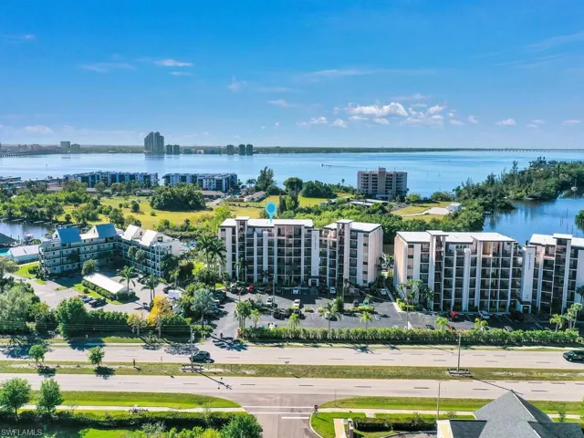 Ideal For Seasonal SWFL Living