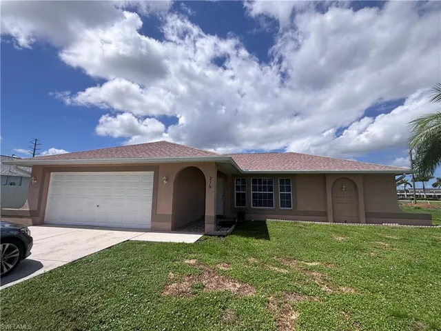216 Se Santa Barbara Pl, Cape Coral, Florida 33990
