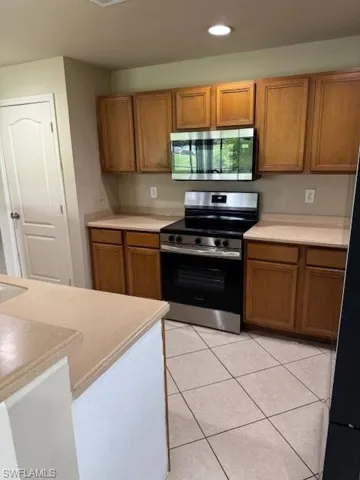1017 Nw 24th Ave, Cape Coral, Florida 33993
