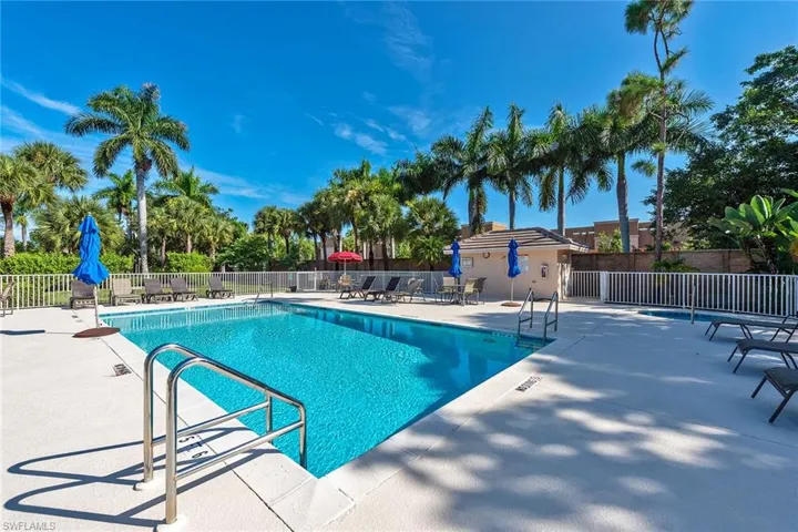 780  Waterford  DR, Naples, FL 34113