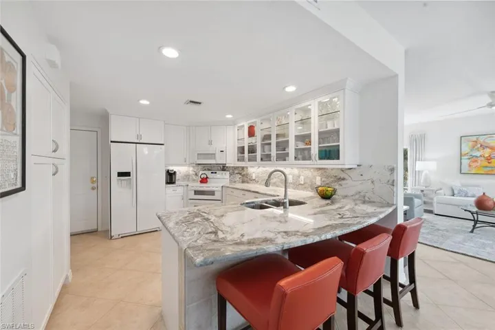 780  Waterford  DR, Naples, FL 34113